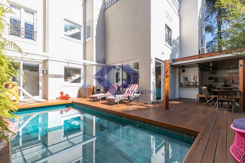 Casa de Condomínio à venda e aluguel com 4 quartos, 550m² - Foto 1
