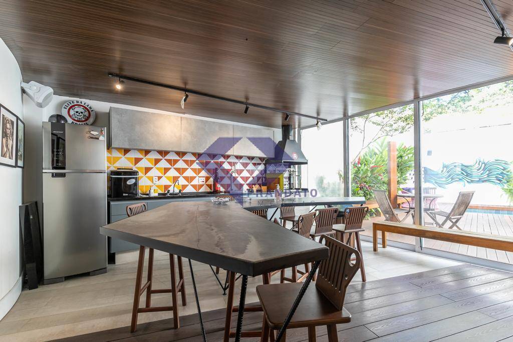 Casa de Condomínio à venda e aluguel com 4 quartos, 550m² - Foto 8