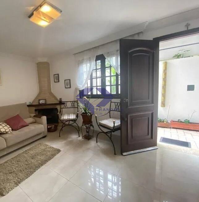 Casa, 3 quartos, 190 m² - Foto 1