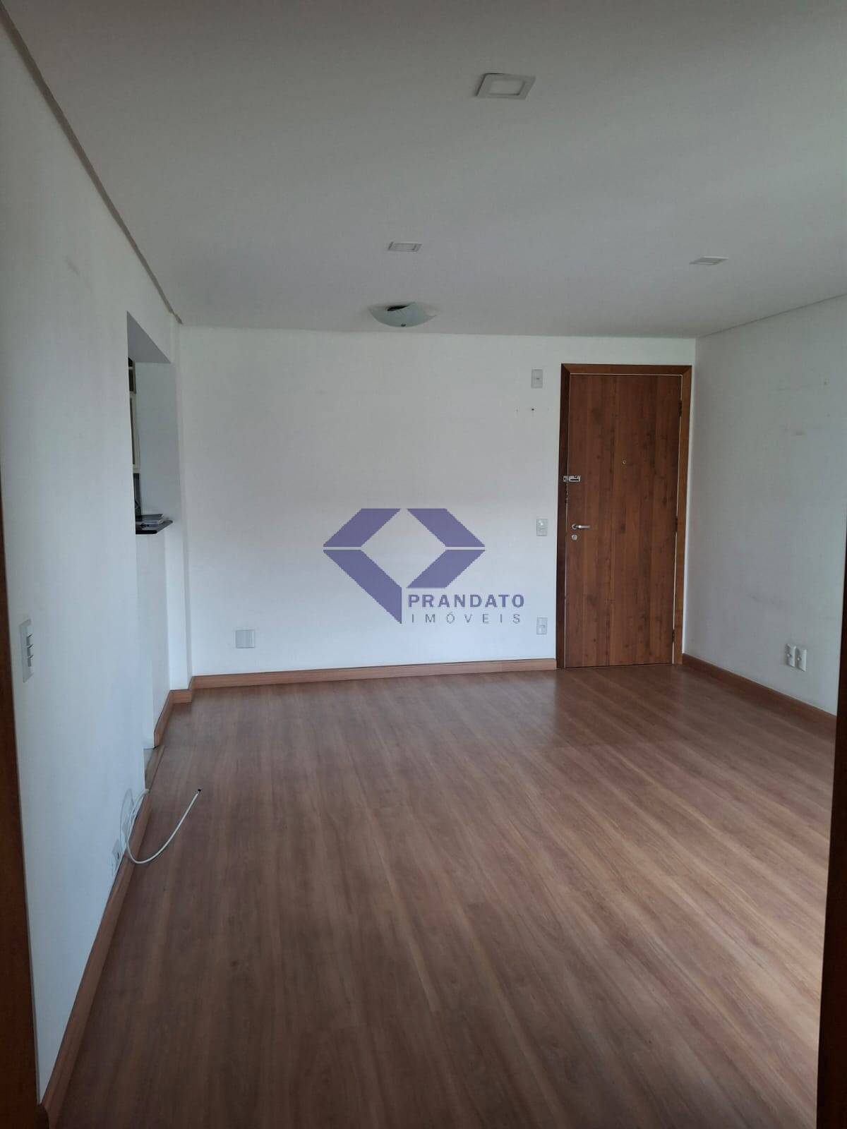 Apartamento à venda com 2 quartos, 83m² - Foto 2