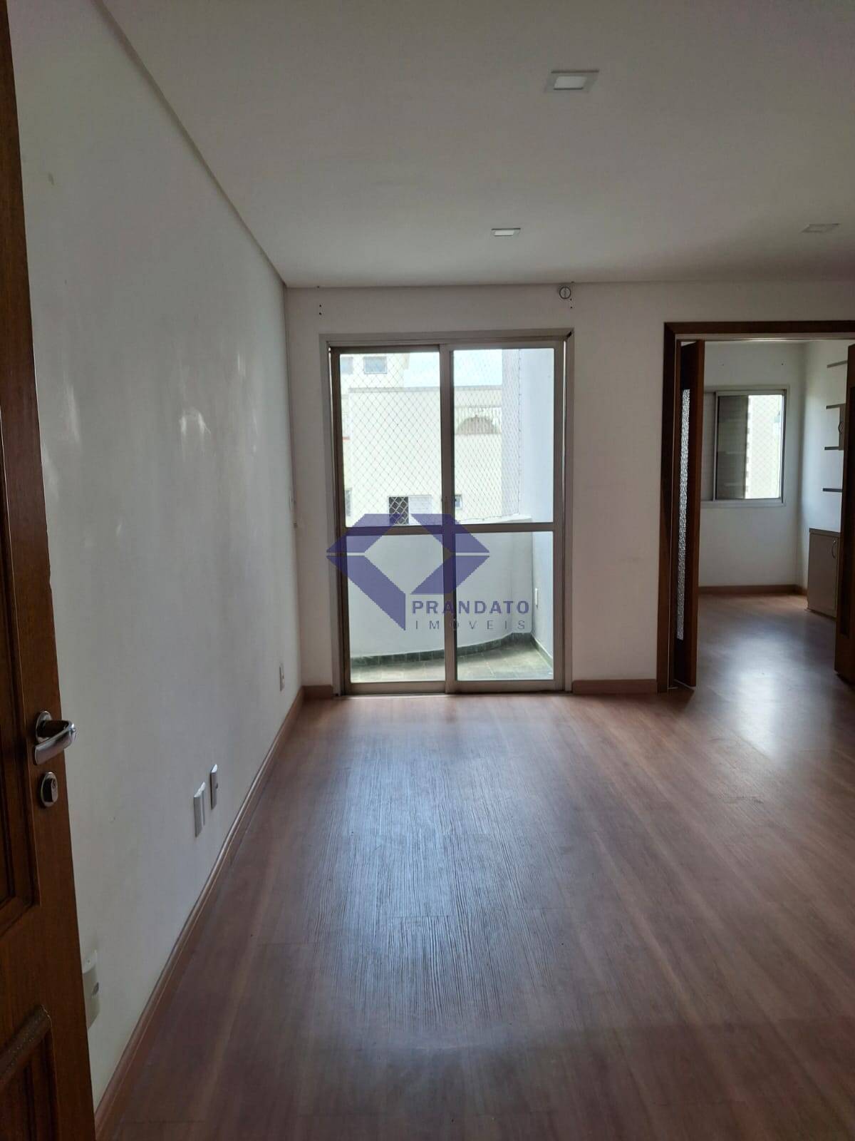 Apartamento à venda com 2 quartos, 83m² - Foto 1