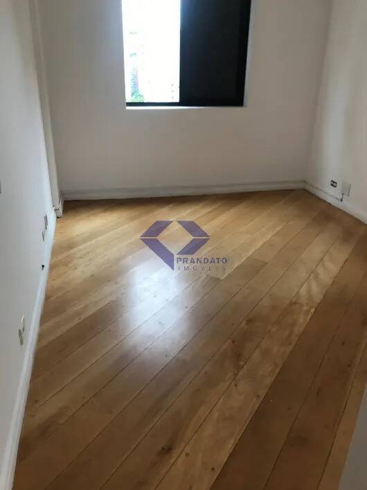 Apartamento para alugar com 3 quartos, 141m² - Foto 3
