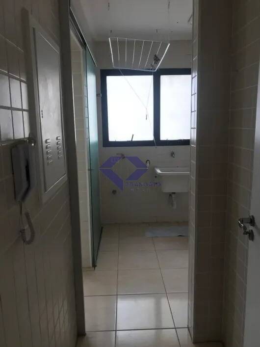 Apartamento para alugar com 3 quartos, 141m² - Foto 12