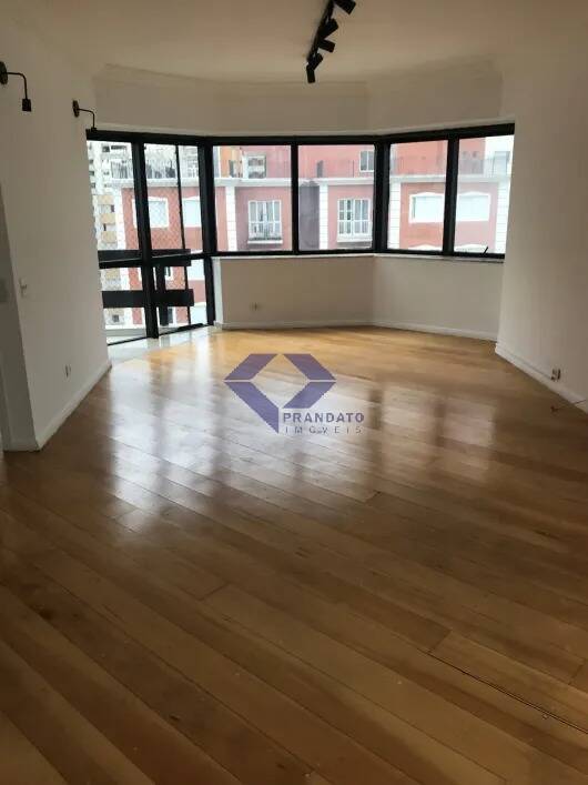 Apartamento para alugar com 3 quartos, 141m² - Foto 1