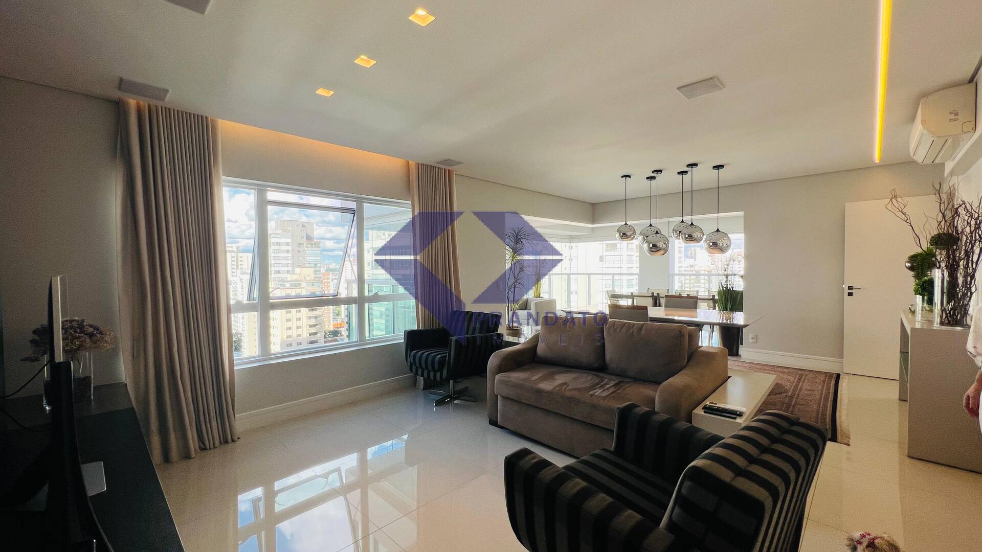 Apartamento, 3 quartos, 185 m² - Foto 2