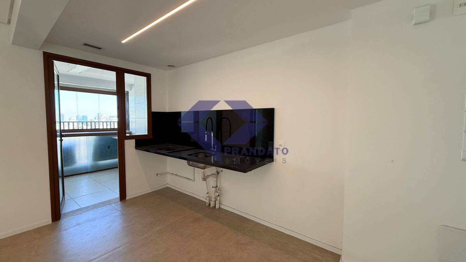 Apartamento à venda com 2 quartos, 110m² - Foto 2