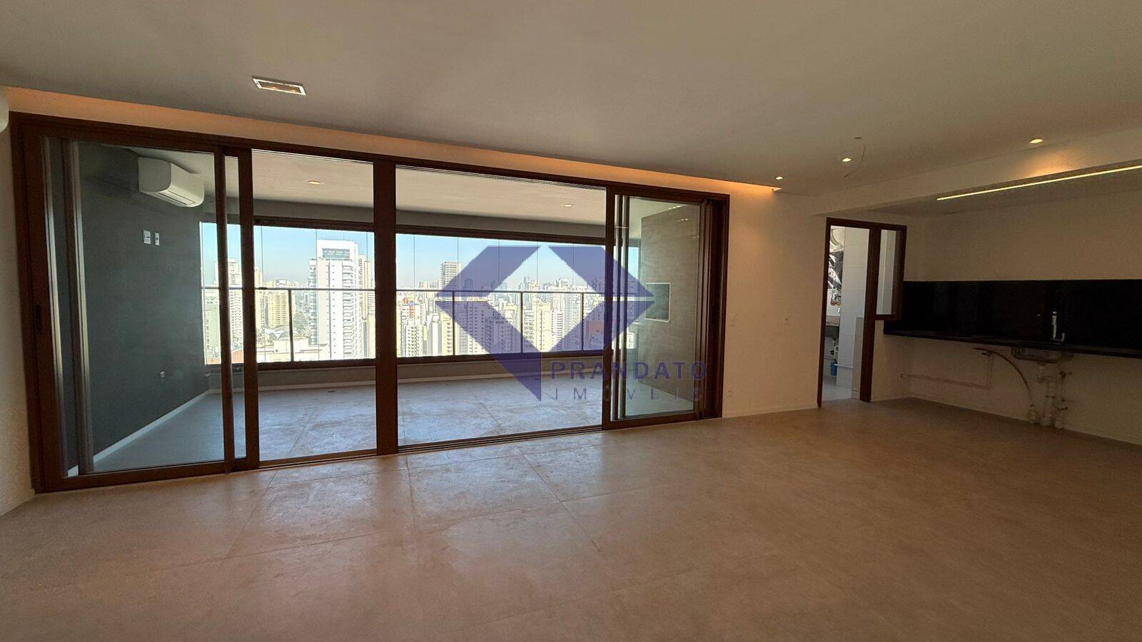 Apartamento à venda com 2 quartos, 110m² - Foto 3